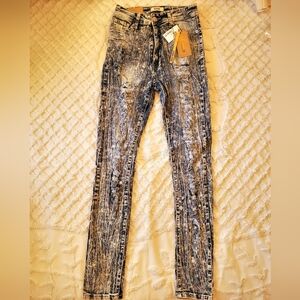 NWT Redfox Destroyed Jeans 5